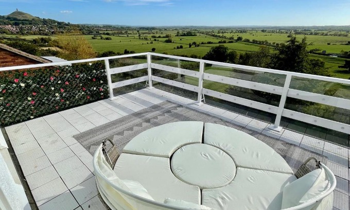 Glastonbury Casa | Magic of Avalon