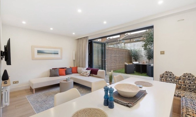 Ferndale Casa | Magical 3BR/2BA-w/Garden-Clapham