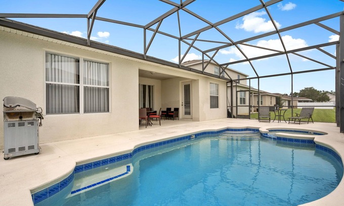 Crystal Cove Casa | Magical 4BR Disney Retreat, with PVT Pool & Games