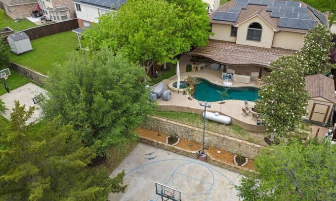 Cedar Hill Casa | Magical 5BR W Pool+Hot Tub, Lake, Basketball Court