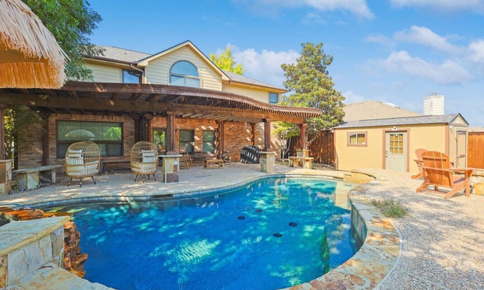 Cedar Hill Casa | Magical 5BR W Pool+Hot Tub, Lake, Basketball Court