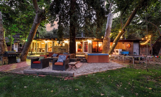 Topanga Casa | Magical Creekside 3 bedroom