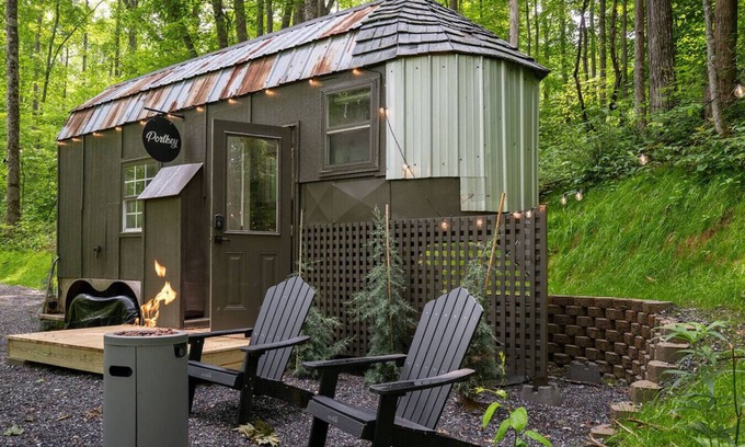 Sylva Casa | Magical Retreat Whisper Woods, Hot Tub & Fire Pit