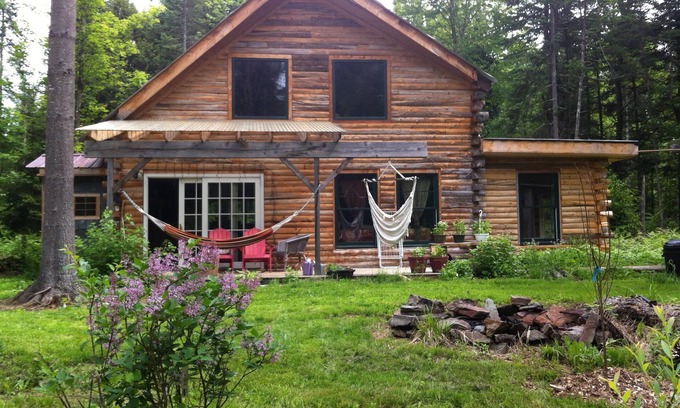 Morrisville Cabina | Magical Log Cabin in the Woods - All Pets Welcome!