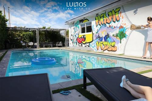 Palmetto Estates Casa | Magical Miami Retreat with Heated Pool, Mini Golf, and Basketball Court L19