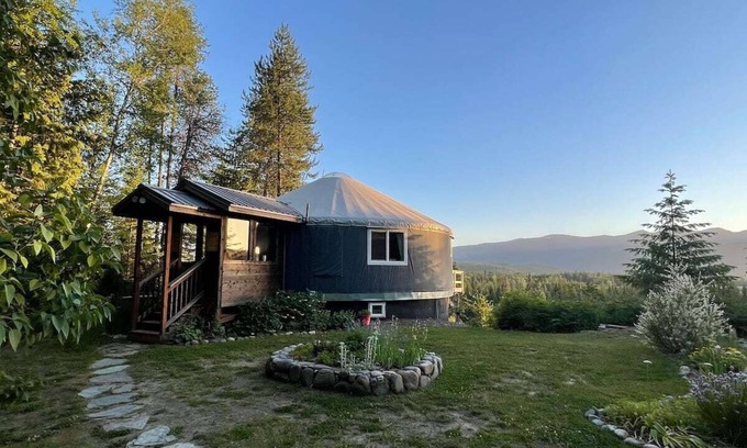 Sandpoint Cabina | Magical Yurt in the Forest - 4 seasons of fun!