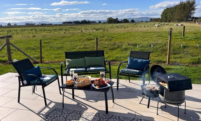 Limavady Cabaña | Magilligan - Cottage - Sleeps 6 - Parking - Garden
