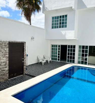 S. M. 57 Casa | Magnífica casa con alberca privada a 10 min del mar