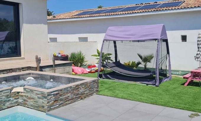 Murviel-les-Montpellier Casa | Magnificent villa with heated pool and jacuzzi