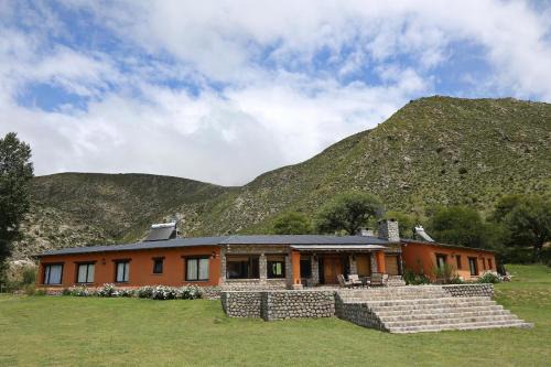 Tafí del Valle Villa | MAGNIFICA Casa en Tafí del Valle frente al Rio