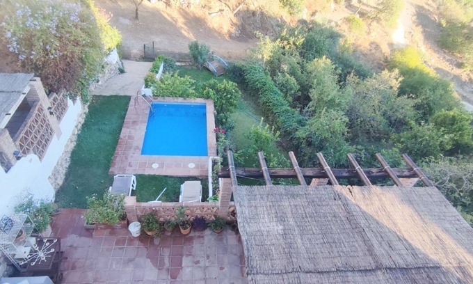 Gaucín Cabaña | Magnifica casa en el centro del pueblo con piscina y barbacoa