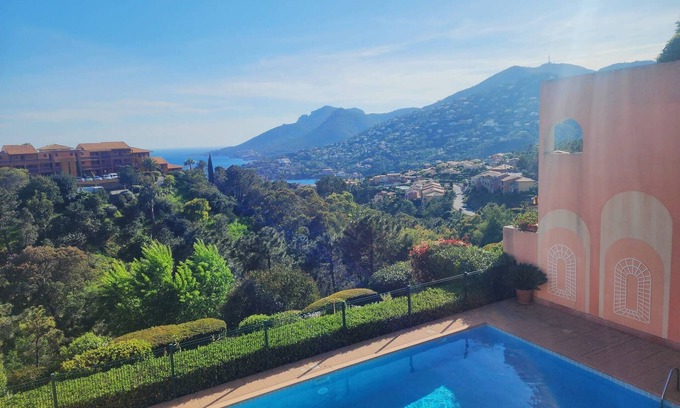 Theoule-Superieur Apartamento | Magnificent 2p sea view and swimming pool