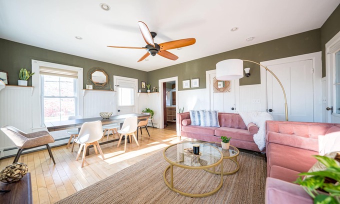 Norwich Casa | Magnificent 5BR/2BA Near Casinos