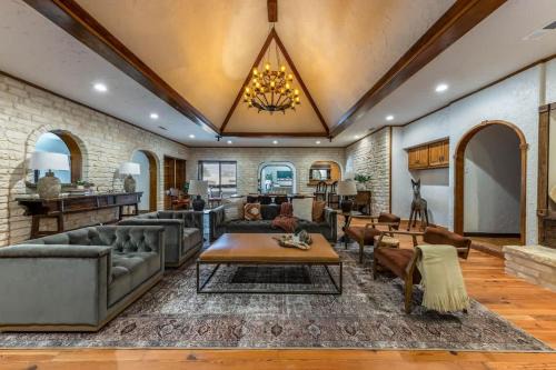 Gonzales Casa | Magnificent 90-acre Texas Ranch Estate On San Marcos River - 5 Bedrooms - Newly Renovated & Professionally Furnished 9t Ranch By Boutiq