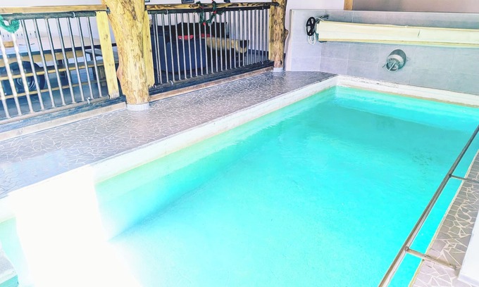 Ponteils-et-Bresis Cabaña | Magnífica casa de campo con piscina cubierta climatizada
