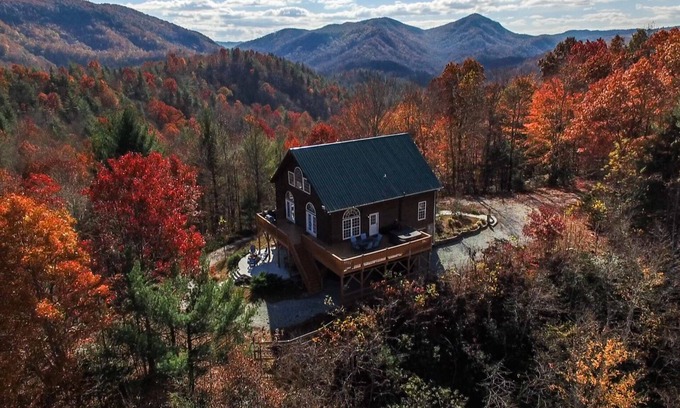 Yadkin Valley Cabina | Magnificent Cabin: Summit at Blue Ridge