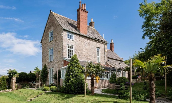 Swanage Casa | Magnificent Clarence cottage!