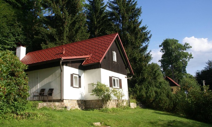 Velke Hamry Casa | Hermosa casa de vacaciones independiente en la región de montaña con hermosas vistas y un gran jardín.