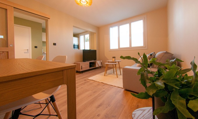 Montjuzet Apartamento | Magnificent F2 in a quiet location with free parking