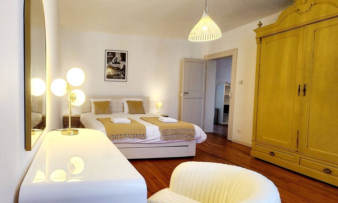 Plantieres Queuleu Apartamento | L'écrin des confidences-Apartamento-Exclusivo-Baño Privado-Vista al Jardín