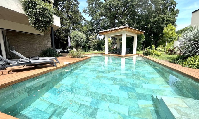 Saint-Jean-de-Vedas Casa | Magnificent villa with swimming pool