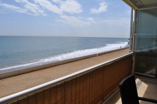 Buenas Noches Apartamento | Magnificent Front Sea Views Apartment