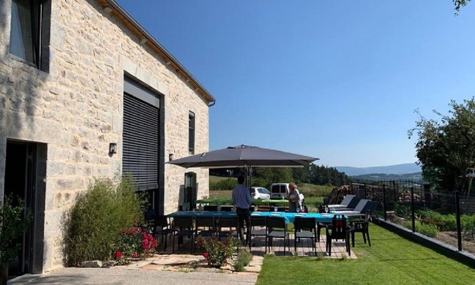 Le Bacon Casa | Magnificent Gîte between AUBRAC and MARGERIDE