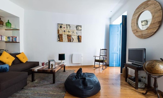 Mouraria Apartamento | Magnificent Historical City Centre Apart with Terrace