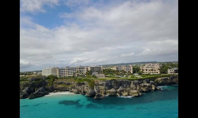 Diamond Valley Apartamento | Magnificent location central to The crane resort