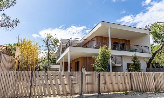 Hourtin-Plage Casa | Magnificent new 9-person villa 150 m from the ocean