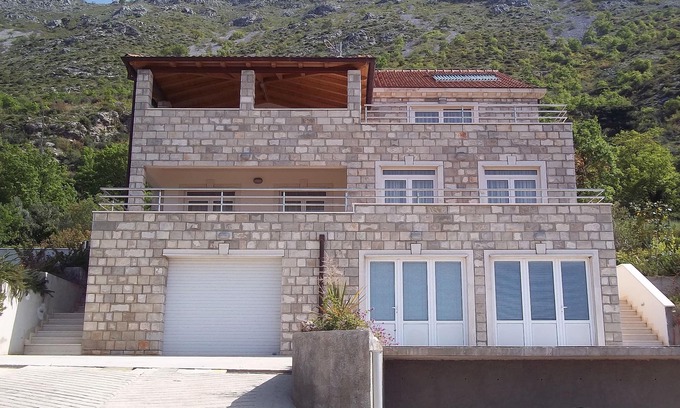 Mlini Villa | Magnífico-construidos recientemente en Mlini Villa con piscina privada y cerca de las playas