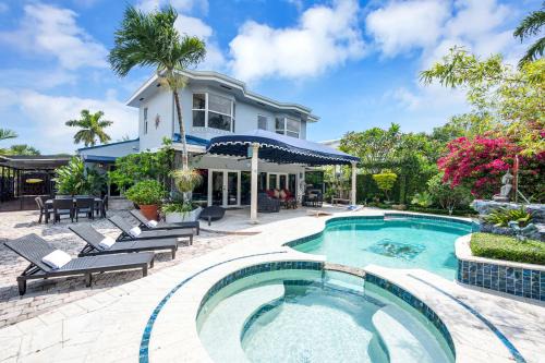 Coral Way Casa | Magnificent Tropical Pool Home Miami SouthBrickell