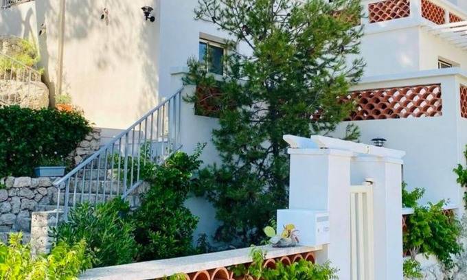 Leucate Villa | Magnificent villa facing the sea for 18 people