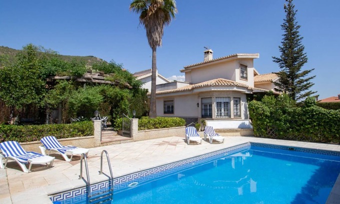 Padul Villa | Magnífica villa con jardín y piscina.