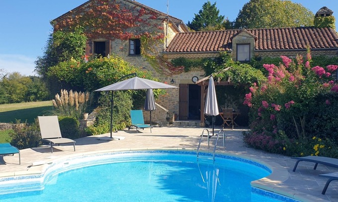 Carves Casa | EXCELENTE CASA DE LUJO CON PISCINA JARDÍN Y VISTA EN EL CORAZÓN DEL PERIGORD NEGRO