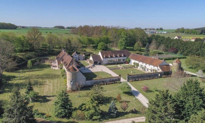 Gy-les-Nonains Casa | Magnifique Domaine de Caractère en Pleine Nature