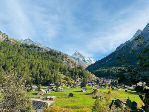 Hauderes Chalet De Esquí | Magnifique racard rénové isolé 10 minutes de marche