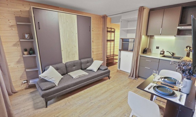 Noes Apartamento | Magnifique Studio Avec Terrasse au Centre