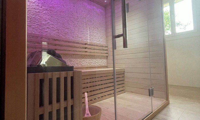 La Creche Villa | Magnifique Village 8 Personnes Avec Sauna, Piscine, Billard
