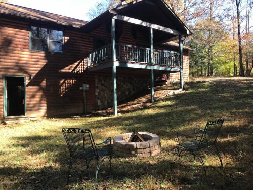 Blairsville Casa | Magnolia Cabin