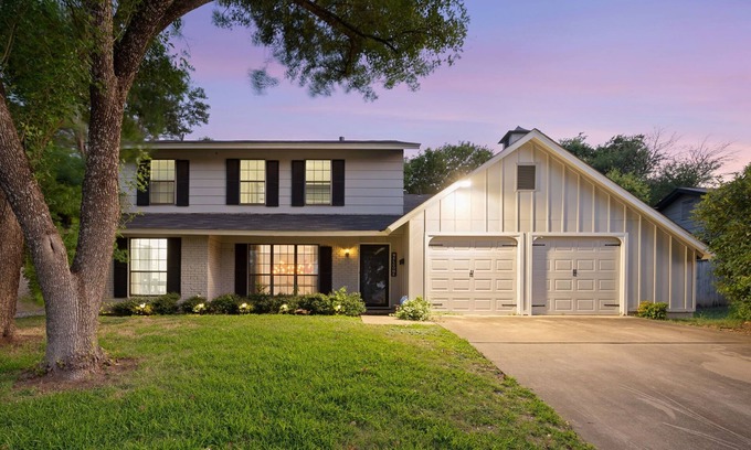 Coronado Hills Casa | Magnolia Music House: Ideal for Families and Large Groups with Game Room + Outdoor Fun