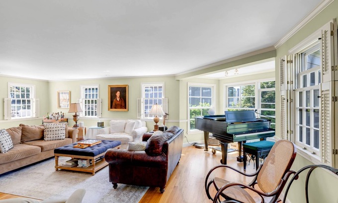 Magnolia Casa | Magnolia Retreat: Ocean View, Fireplace, Musicians Paradise, Cappuccino Station