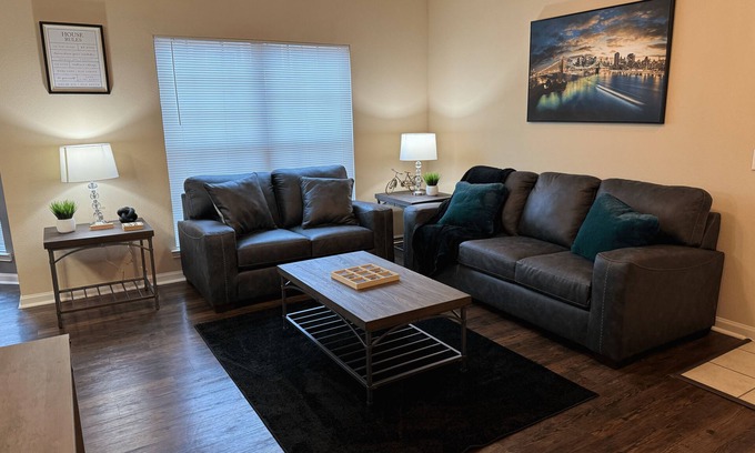 Tupelo Apartamento | Magnolia Serenity: 2BR/1BA w/ Gym, Pool, BBQ Grill