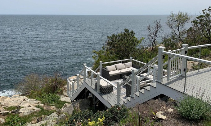 Gloucester Casa | Strawberry Cove House: casa de varios niveles frente al mar