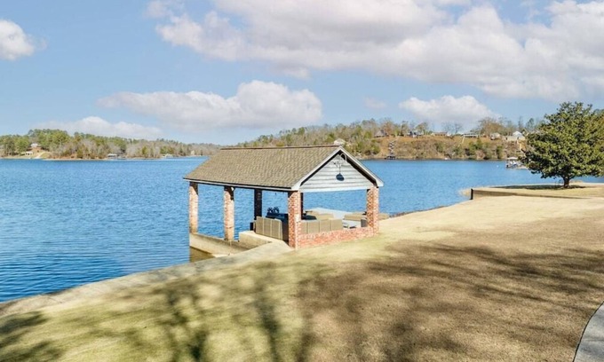 Northport Casa | Magnolia Tides- Incredible Views @ Lake Tuscaloosa