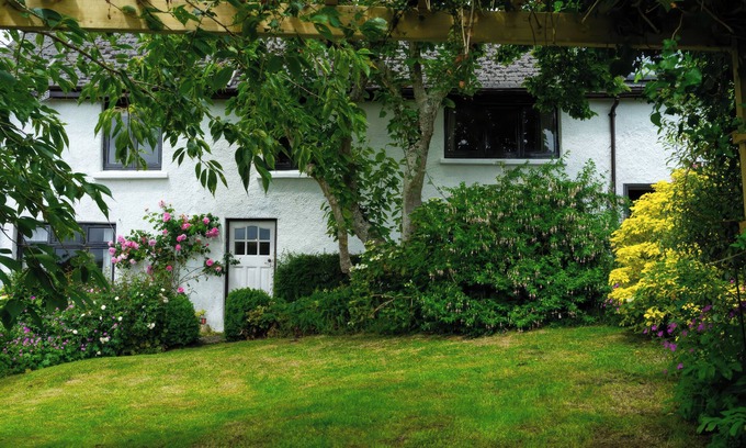 Barnstaple Casa | MAGNOLIA VIEW, pet friendly, character holiday cottage in Barnstaple