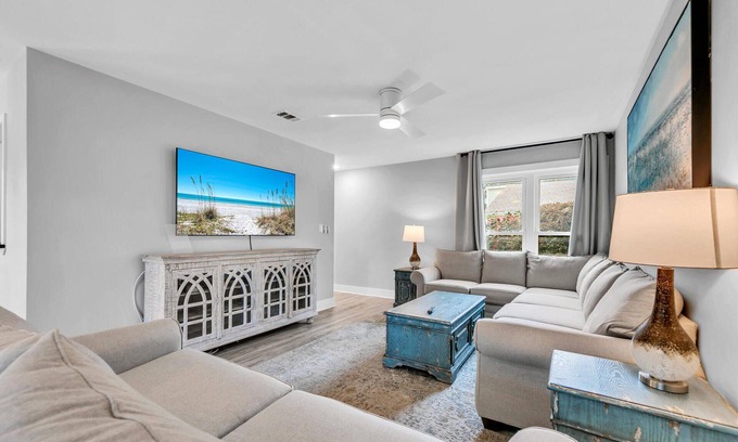 Gulf Pines Condominio | Magnolia Village Condo Unit 506: 2 Bedrooms / 2 Bathrooms in Sandestin Golf and Beach Resort