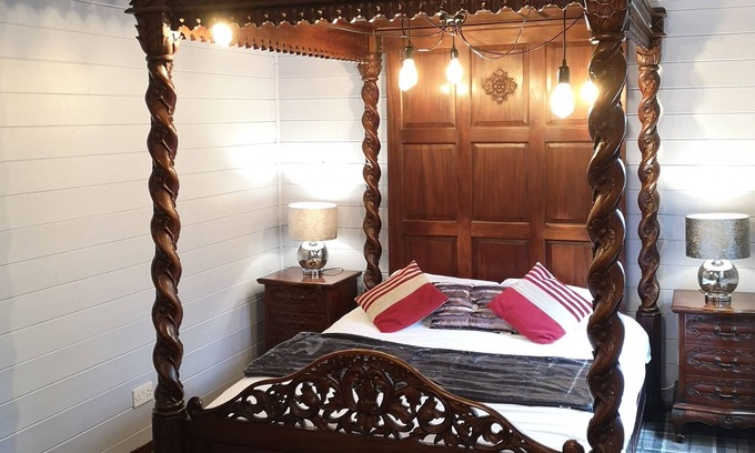 Warminster Chalet De Esquí | Urraca 6 CazadoresMoon-Warminster-longleat-Bath