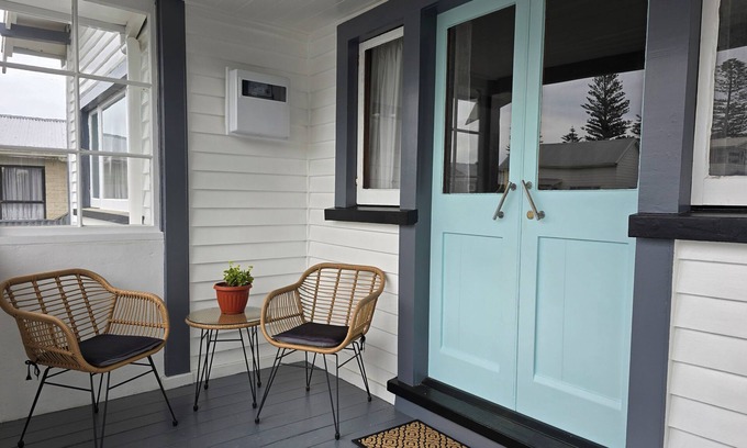 Marewa Cabaña | Magpie Cottage. Newly Renovated , 2 Bed, 2 bathroom close to Napier CBD