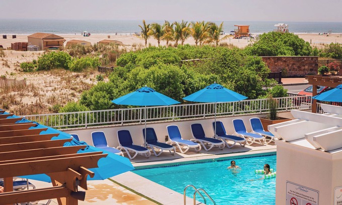 Diamond Beach Hotel | Mahalo Diamond Beach